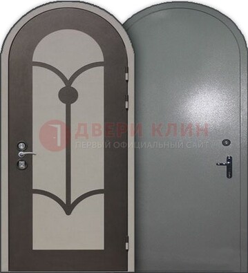 Серая входная арочная дверь ДА-2 в дом из пеноблоков в Куровском