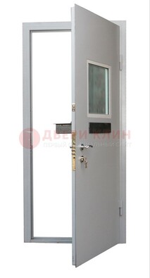 Белая металлическая дверь в кассу ДКС-1 в Куровском