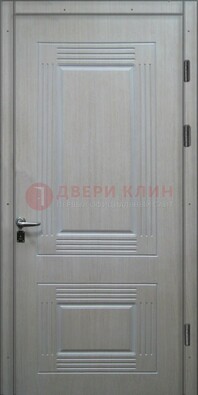 Белая металлическая дверь с МДФ ДМ-128 в Куровском