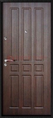 Темная железная дверь с МДФ ДМ-141 в панельный дом в Куровском