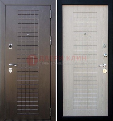 Темная железная дверь с МДФ ДМ-149 для деревянного дома в Куровском