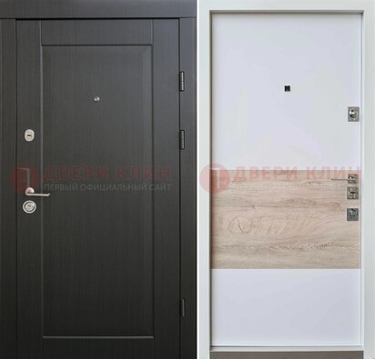 Черная металлическая дверь с белой МДФ внутри ДМ-230 в Куровском