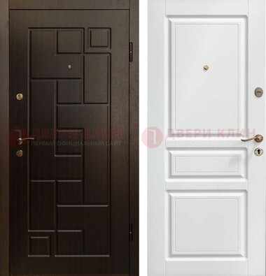Входная дверь Коричневая металлическая филенчатая с белой МДФ внутри ДМ-241 в Куровском