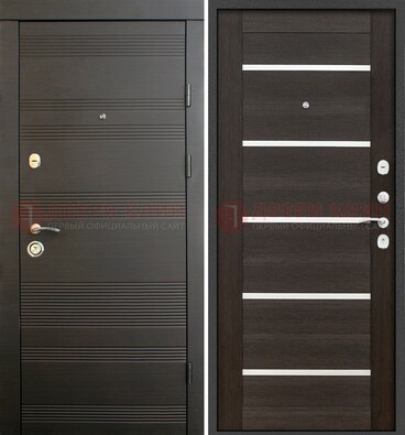 Черная металлическая входная дверь и внутри коричневый МДФ ДМ-301 в Куровском