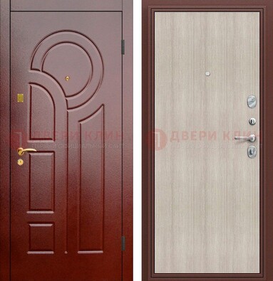 Красная металлическая дверь с МДФ панелями ДМ-368 в Смоленске