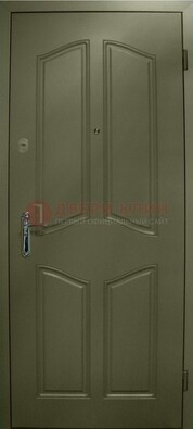 Зеленая стальная дверь с МДФ ДМ-49 в дом в Куровском