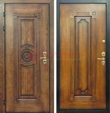 Коричневая металлическая дверь с массивом дуба с рисунком ДМД-10 в Куровском