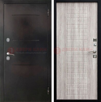 Черная железная дверь с порошковым покрытием и филенчатой МДФ ДП-221 в Куровском