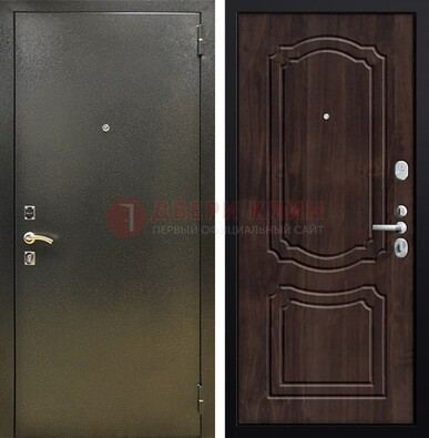 Темно-серая железная дверь с порошковым покрытием и коричневой МДФ ДП-288 в Куровском