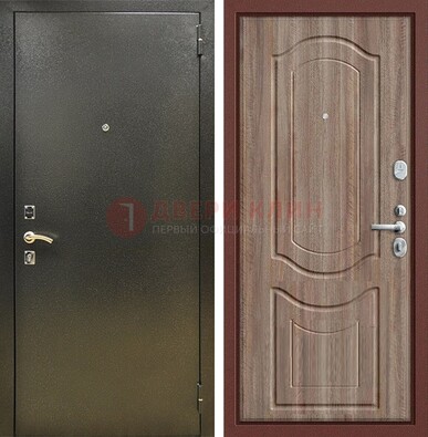 Темно-серая входная дверь с порошковым покрытием и коричневая МДФ ДП-290 в Куровском