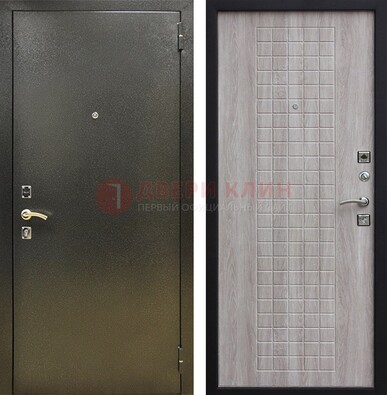 Железная темная дверь с порошковым покрытием и филенчатой МДФ ДП-297 в Куровском
