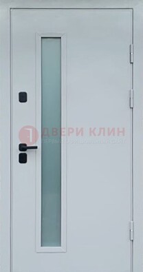 Светлая железная дверь с порошковым напылением ДП-303 в Куровском