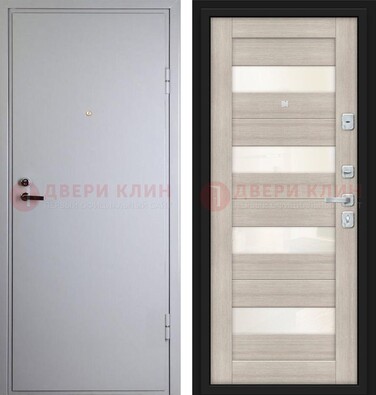 Белая железная дверь с порошковым напылением и стеклом ДП-308 в Самаре