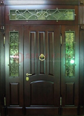 Стальная парадная дверь со стеклом и ковкой ДПР-18 для деревянного дома в Великом Новгороде