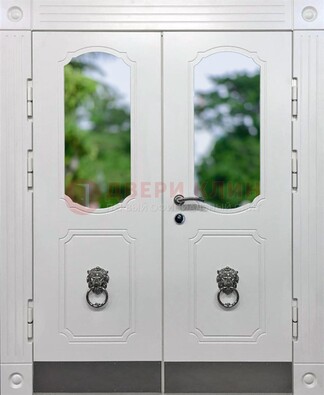 Белая двухстворчатая железная дверь со стеклом ДС-22 в Куровском