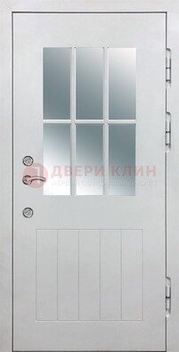 Белая уличная дверь со стеклом ДС-30 в Куровском