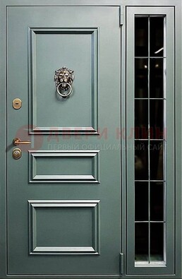 Зелёная металлическая дверь со стеклом ДС-65 в Куровском