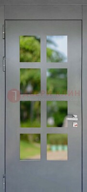 Серая металлическая дверь со стеклом ДС-78 в Куровском