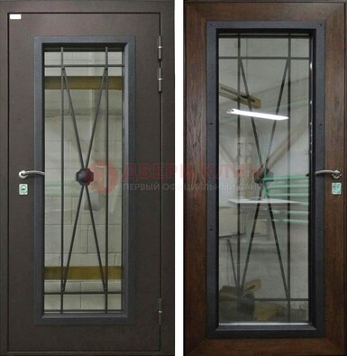 Коричневая железная дверь со стеклом для частного дома ДС-8 в Сосновый Бор