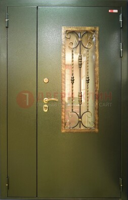 Стальная дверь со стеклом и ковкой ДСК-29 для квартиры в Самаре