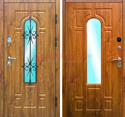 Входная дверь со стеклом и ковкой ДСК-54 для частного дома в Куровском