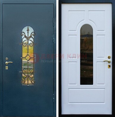 Входная дверь Дверь со стеклом и ковкой ДСК-71 для кирпичного дома в Куровском