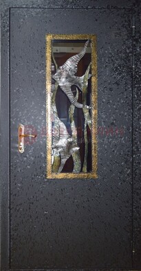 Металлическая дверь со стеклом и ковкой ДСК-82 для крыльца в Орехово-Зуево