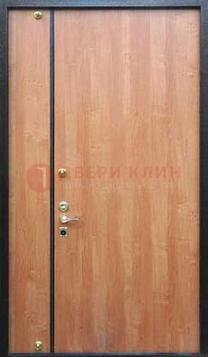 Светлая тамбурная дверь ДТМ-29 в Куровском