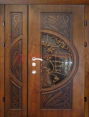 Металлическая дверь с виноритом и резной панелью внутри ДВТ-70 в Куровском