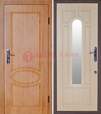 Светлая железная дверь с зеркалом ДЗ-24 в Куровском