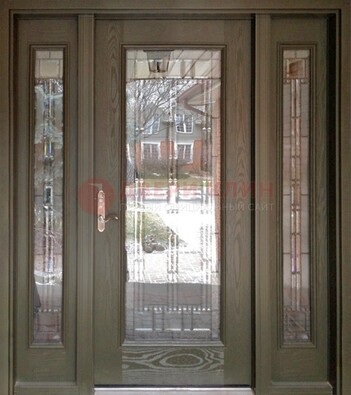 Коричневая стальная дверь с массивом дуба с витражом ВЖ-16 в Куровском